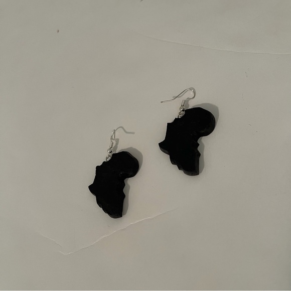 Elegant Black and Brown African Map Silhouette Wooden Handmade Earrings - Picture 1 of 2